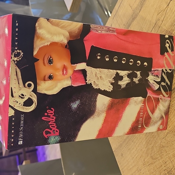 Collectible Vintage Limited Edition George Washington Barbie. - Picture 2 of 2